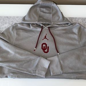 OU Sooners Jordan Hoodie (size L)
